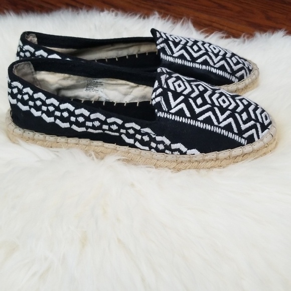 GAP Espadrilles Shoes - Picture 2 of 6
